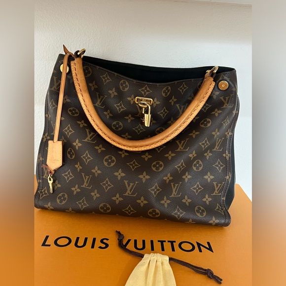 Louis Vuitton Handbags - Louis Vuitton Gaia Mng Noir